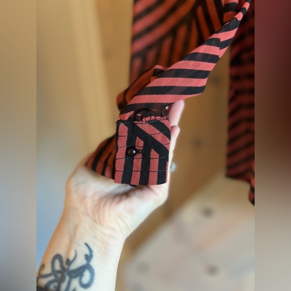 Bellatrix Padded Shoulder Blouse - Picture 6 of 8